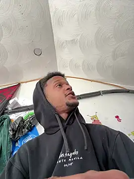 Snapshot of rayyymack chatting on February 9, 2026, 4:49 pm rayyymack online show from February 9, 2026, 4:49 pm