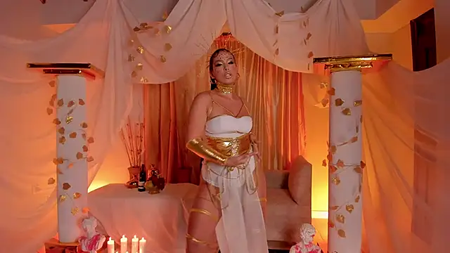 KatieStonne online show from October 29, 2025, 5:17 am