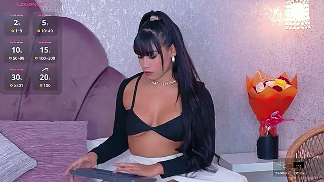 Salome Diaz  online show from June 6, 2026, 4:39 am