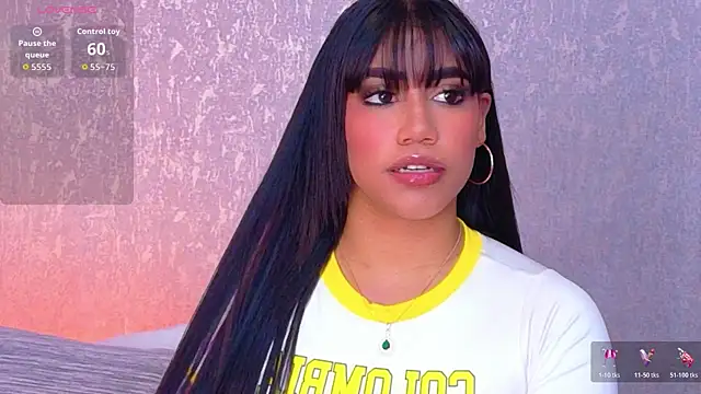 Salome Diaz  online show from June 18, 2026, 4:55 am