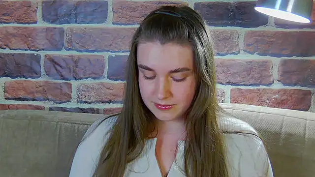 Sofia Hugs online show from April 19, 2026, 6:10 pm