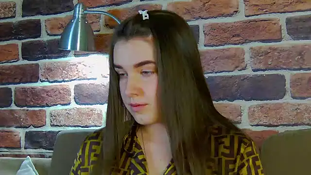 Sofia Hugs online show from March 24, 2026, 4:51 pm