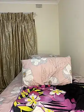 Snapshot of HornyxLadie chatting on October 9, 2025, 11:27 pm HornyxLadie online show from October 9, 2025, 11:27 pm