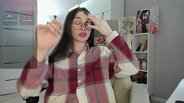 ChristineSteart online show from March 11, 2025, 1:12 pm