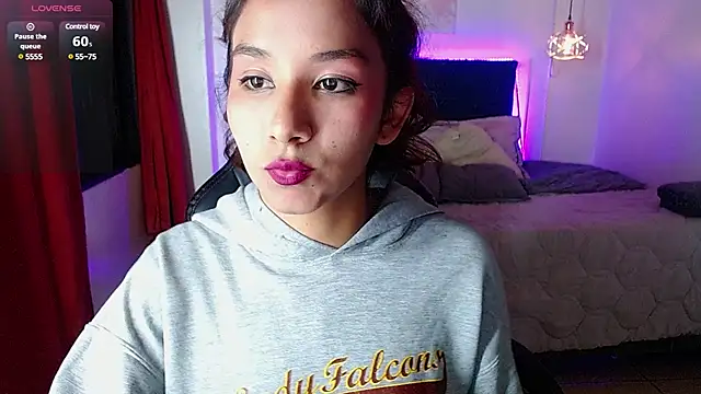 PoisonIvy15  online show from January 12, 2025, 2:45 am