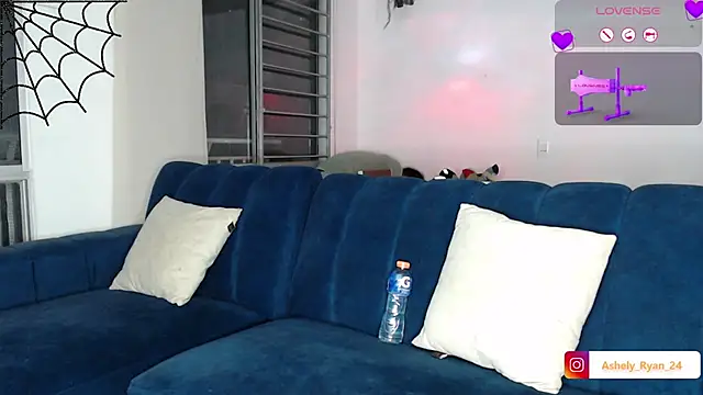 ashely ryan24 online show from October 28, 2025, 2:12 am