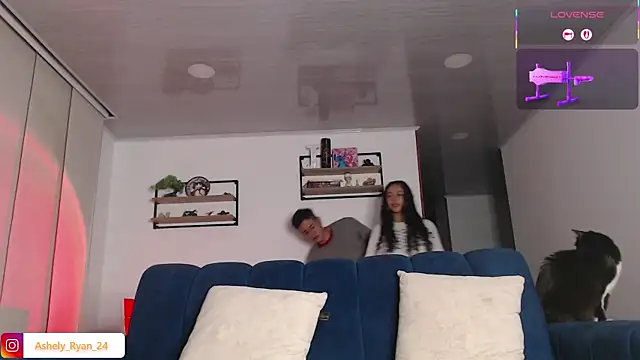 ashely ryan24 online show from April 16, 2026, 11:51 pm