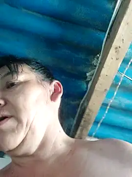 Snapshot of clarita_01 chatting on December 14, 2025, 12:22 pm clarita 01 online show from December 14, 2025, 12:22 pm