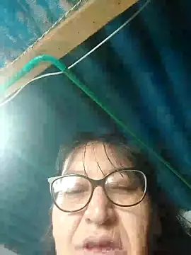 Snapshot of clarita_01 chatting on December 18, 2025, 12:20 pm clarita 01 online show from December 18, 2025, 12:20 pm