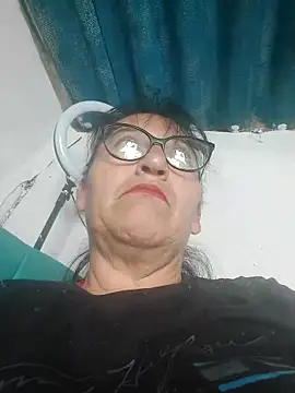 Snapshot of clarita_01 chatting on December 19, 2025, 12:29 pm clarita 01 online show from December 19, 2025, 12:29 pm