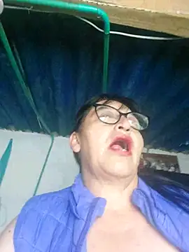 Snapshot of clarita_01 chatting on January 12, 2026, 12:45 pm clarita 01 online show from January 12, 2026, 12:45 pm