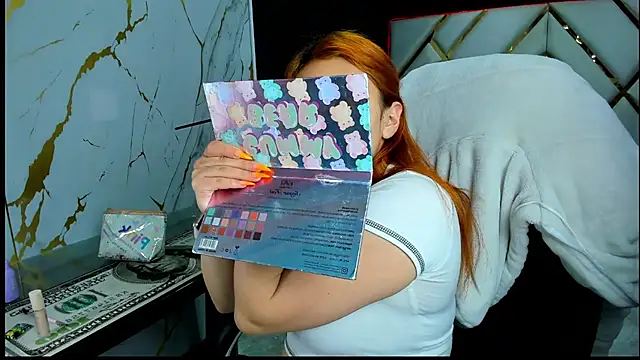 Emmily Walker online show from October 30, 2025, 2:10 am