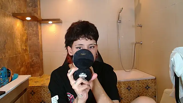 Ethan lennox online show from November 20, 2025, 7:58 pm