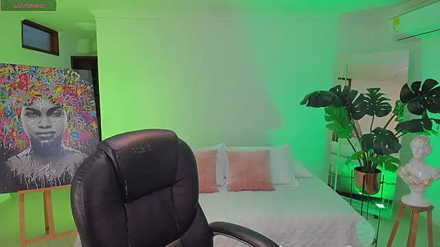 JANYLOVE   online show from March 17, 2026, 10:51 am