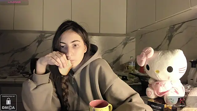 Ayesha Thebestt online show from February 3, 2026, 9:09 pm