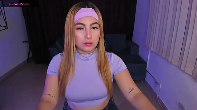 SusyAmis online show from November 1, 2025, 3:35 am