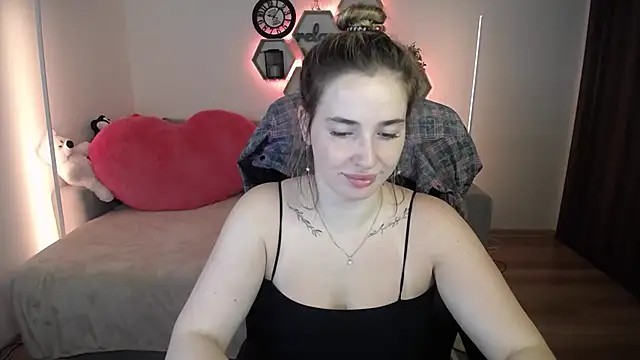 SabrinViolet online show from July 21, 2026, 8:04 am