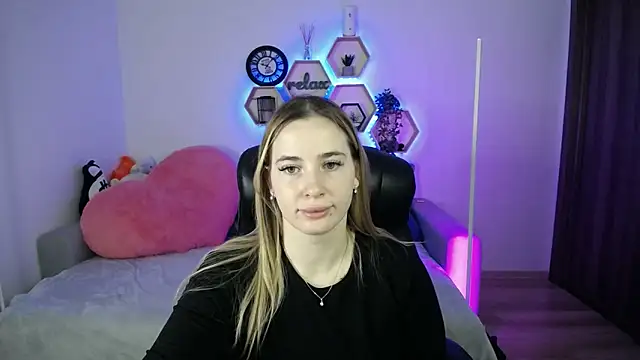 Snapshot of SabrinViolet chatting on February 24, 2026, 9:10 am SabrinViolet online show from February 24, 2026, 9:10 am