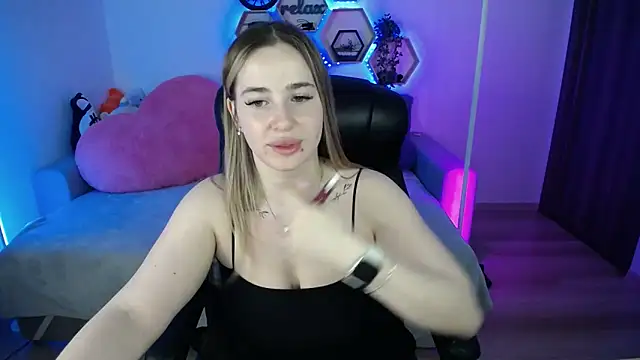 Snapshot of SabrinViolet chatting on February 22, 2026, 9:11 am SabrinViolet online show from February 22, 2026, 9:11 am