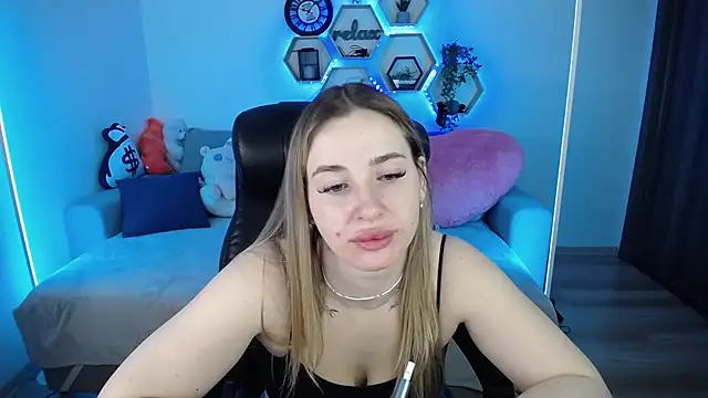 SabrinViolet online show from March 22, 2026, 9:11 am