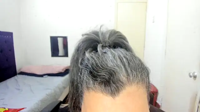 vikyadams online show from October 29, 2025, 2:43 am