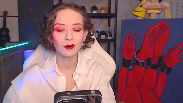 FascinatingEyess online show from February 19, 2026, 9:01 pm