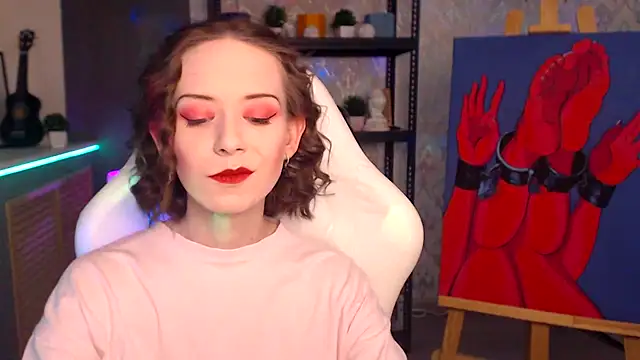 FascinatingEyess online show from November 17, 2025, 9:19 pm