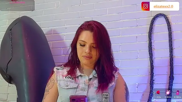 elizatexx online show from April 6, 2026, 7:04 pm