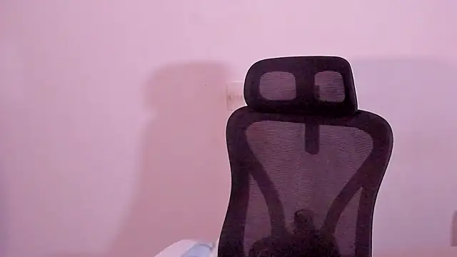 Snapshot of laurent_nova chatting on March 27, 2026, 8:26 am laurent nova online show from March 27, 2026, 8:26 am