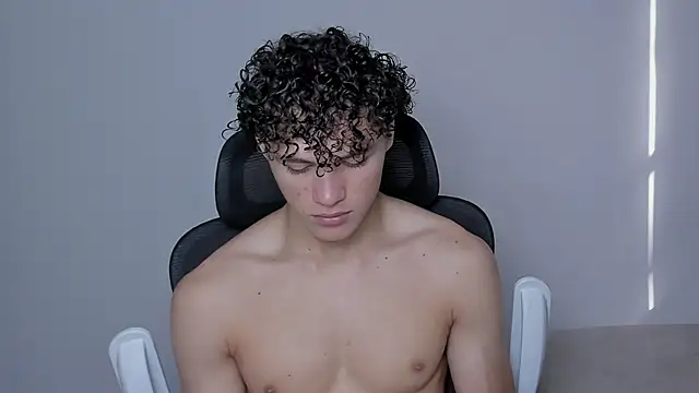 laurent nova online show from October 25, 2025, 6:52 pm