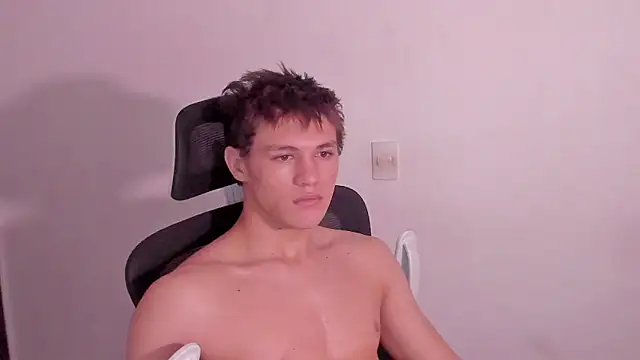 Snapshot of laurent_nova chatting on April 5, 2026, 1:07 pm laurent nova online show from April 5, 2026, 1:07 pm