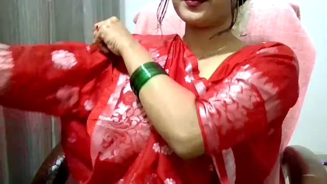 Queenhimanshi online show from November 26, 2025, 5:35 pm