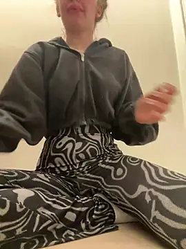 Holly-Glamour online show from March 4, 2025, 12:50 am