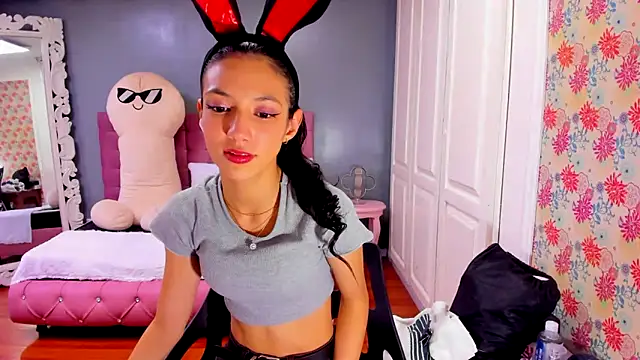 Snapshot of Iris_Stone_ chatting on February 13, 2025, 6:15 pm Iris Stone online show from February 13, 2025, 6:15 pm