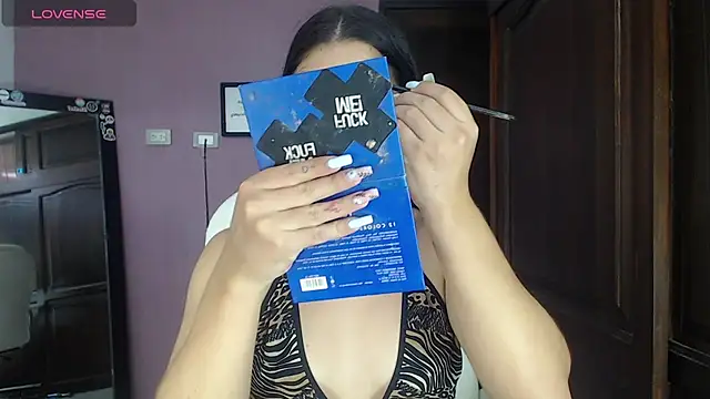 Luciana Ortiz1 online show from December 20, 2024, 12:16 pm