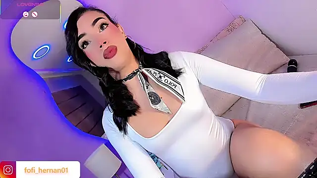 Snapshot of Sofi_hdz chatting on May 17, 2026, 8:53 pm Sofi hdz online show from May 17, 2026, 8:53 pm