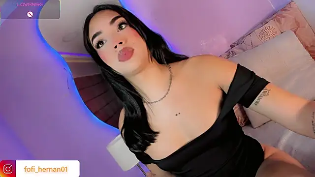 Snapshot of Sofi_hdz chatting on May 4, 2026, 9:06 pm Sofi hdz online show from May 4, 2026, 9:06 pm