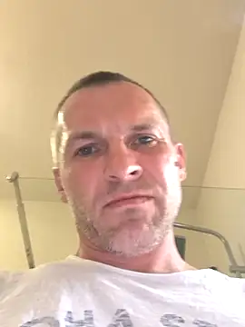 AttractiveSilk5 online show from April 17, 2026, 4:10 pm