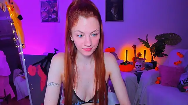 Alyssa Smitt online show from November 3, 2025, 12:27 am