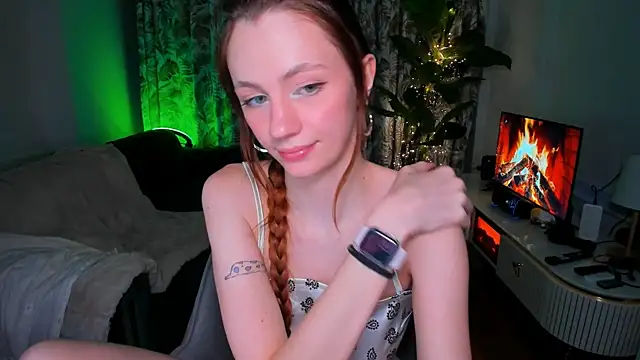Alyssa Smitt online show from February 21, 2026, 2:57 am