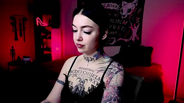 Magic Allie online show from April 5, 2026, 7:42 pm