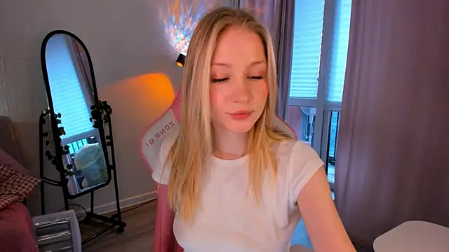 Snapshot of Eva_Davi chatting on April 6, 2026, 4:46 am Eva Davi online show from April 6, 2026, 4:46 am