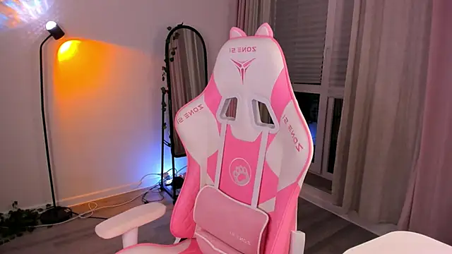 Snapshot of Eva_Davi chatting on February 16, 2026, 2:43 am Eva Davi online show from February 16, 2026, 2:43 am