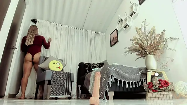 stefany sexy  online show from April 2, 2026, 12:40 am