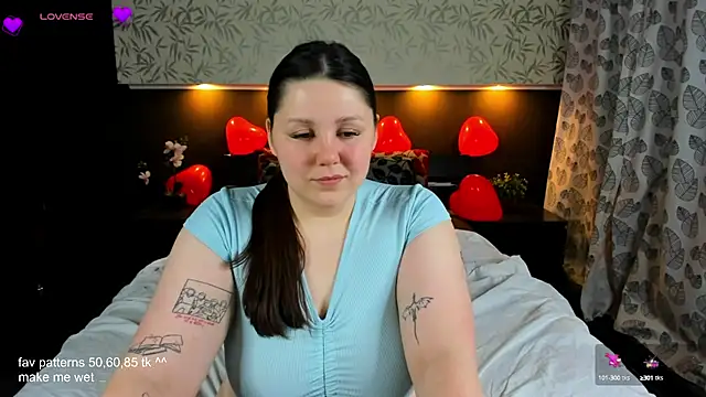 Snapshot of Ruth_Oliver chatting on February 22, 2025, 2:52 pm Ruth Oliver online show from February 22, 2025, 2:52 pm