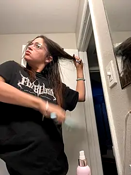 SafeinouterSpace online show from November 11, 2025, 7:36 am