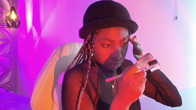 Queen perla  online show from March 3, 2026, 12:23 pm