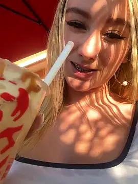 MaryDeniro online show from October 28, 2025, 9:36 pm