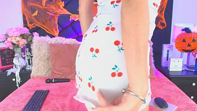 MaryDeniro online show from October 29, 2025, 8:08 pm