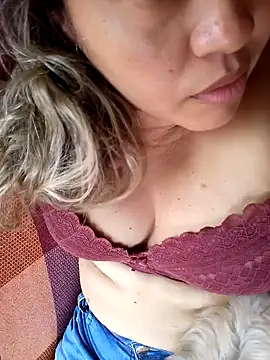 lovelyjhessy online show from February 2, 2025, 3:39 pm